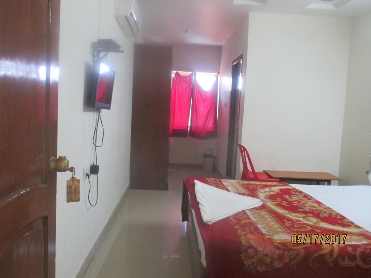 Sri Sai Ganesh Lodge Хидерабад Екстериор снимка