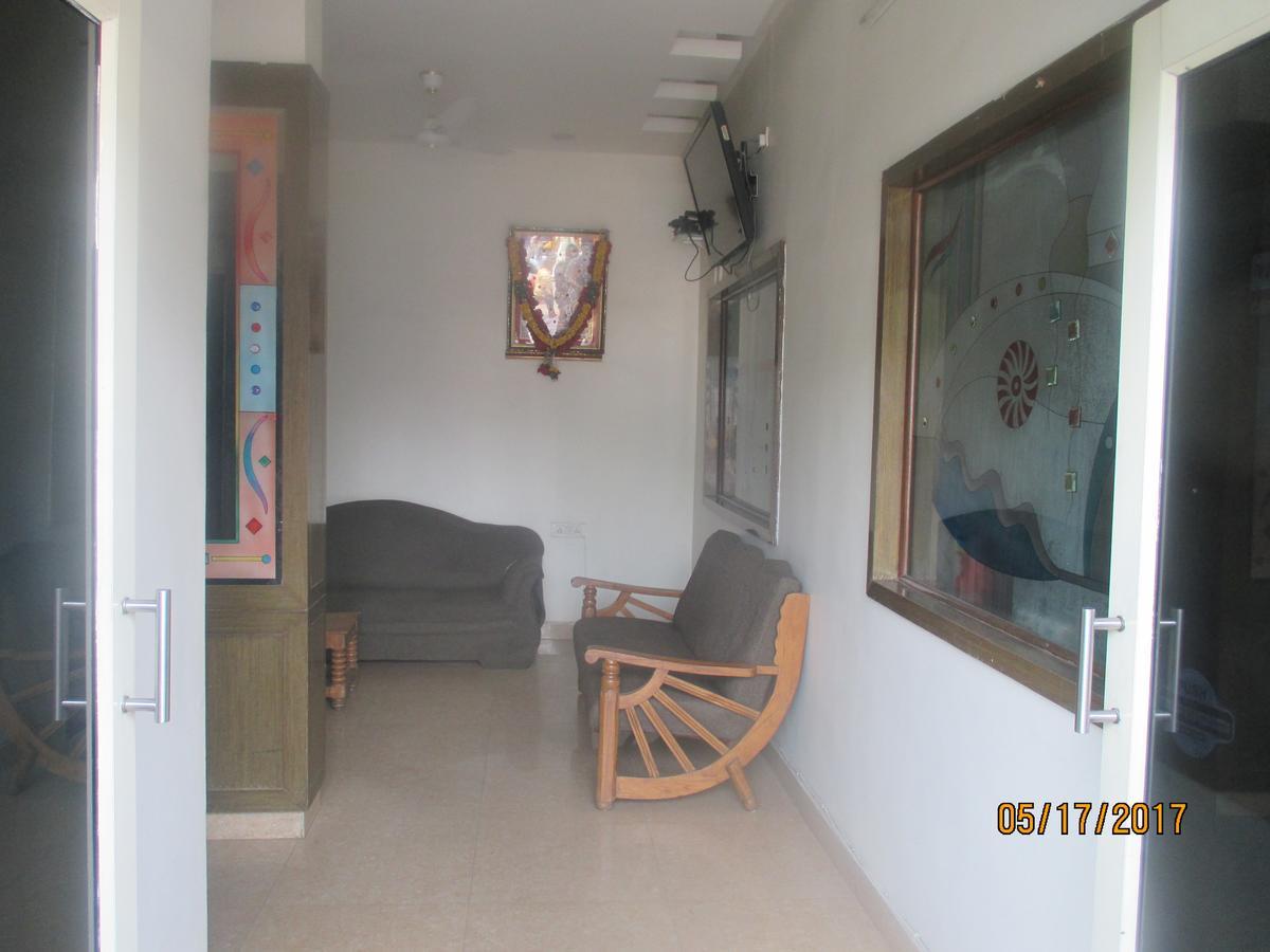 Sri Sai Ganesh Lodge Хидерабад Екстериор снимка