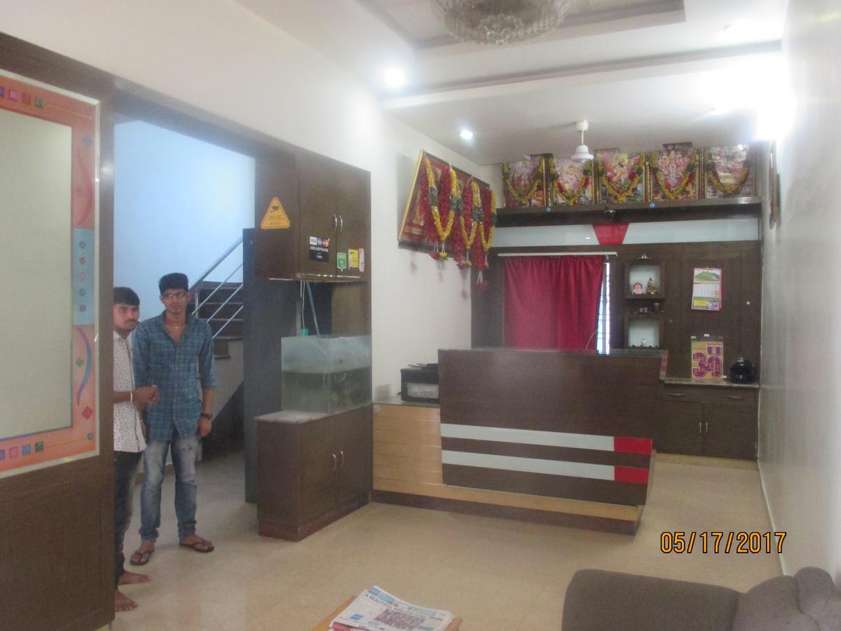 Sri Sai Ganesh Lodge Хидерабад Екстериор снимка